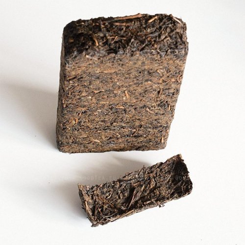 2017 Tè scuro dell'Hunan con fiori dorati | Zhou Jia Gou Fu Zhuan Hei Cha  - mattonella 500 g - Variante: Mattonella 500 g