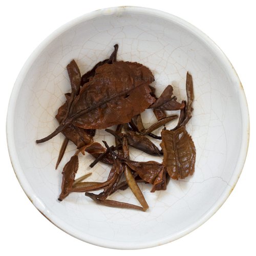 2017 Peonia bianca da alberi antichi dello Yunnan | Bai Mu Dan Lao Bai Cha - torta pressata 200 g - Variante: Torta pressata 200 g