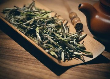 Shoumei 寿眉 vs. Gongmei 贡眉