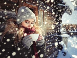 Quando l’Inverno Sostituisce l’Autunno – un tè natalizio tradizionale che riscalda corpo e anima