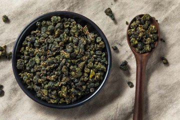 Il mondo dell’oolong: Un viaggio tra fragranza, fuoco e nebbia di montagna