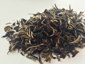 Yao Qing Style White Peony 摇青白牡丹